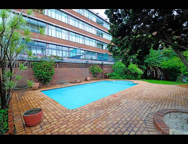 2 BEDROOM APARTMENT FOR SALE IN KEW